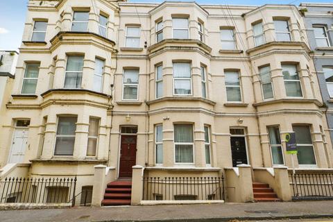 8 bed property, in Grosvenor Place, £550,000