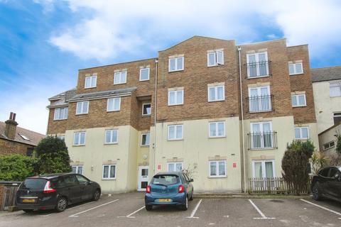 2 bed property, in Cannonbury Road, £140,000