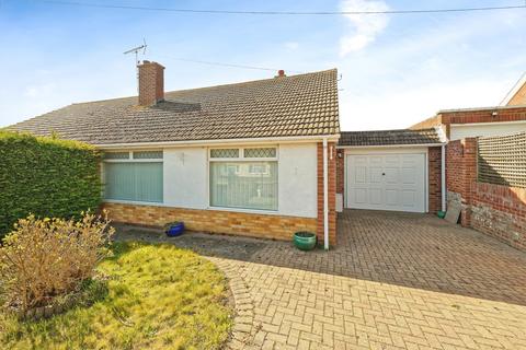 2 bed property, in Coniston Avenue, £320,000