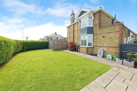 3 bed property, in Warten Road, £440,000