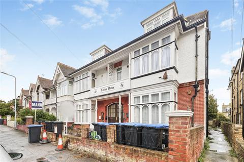 2 bed property, in Norfolk Road, £140,000
