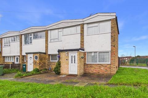 4 bed property, in Ashdene Close, £500,000