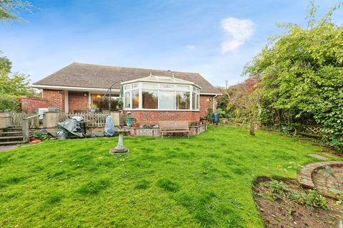 4 bed property, in Sunnymead, £500,000