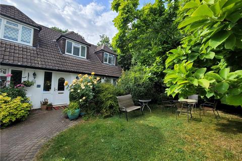 4 bed property, in Lagham Park, £825,000