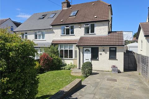 4 bed property, in Markfield Road, £600,000