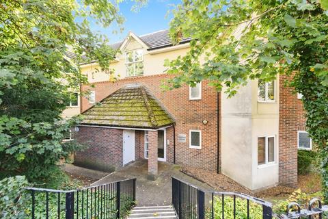 2 bed property, in St. Lukes Road, £259,950