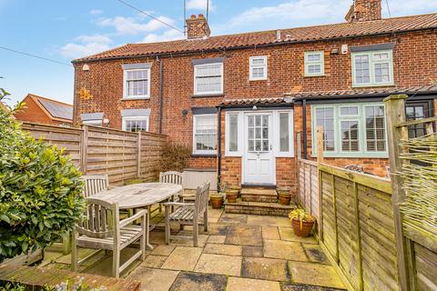 2 bed property, in Church Street, £450,000