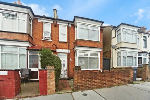 3 bed property, in Mersham Road, £500,000
