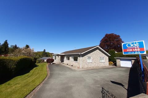 4 bed property, in Maescelyn, £525,000