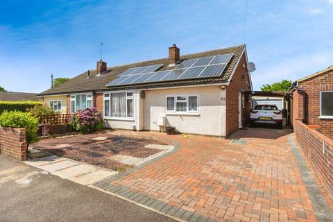 2 bed property, in Harewood Road, £300,000