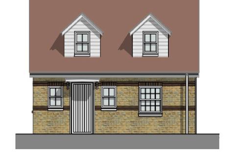 2 bed property, in Lynsted Lane, £175,000