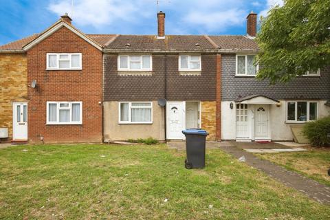3 bed property, in Montagu Road, £400,000