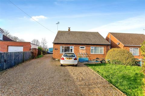 2 bed property, in Barbers Drove North, £310,000