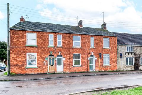 3 bed property, in The Green, £210,000