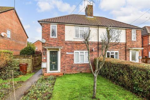 1 bed property, in Water Lane, £160,000