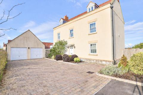 5 bed property, in Grenville Court, £925,000