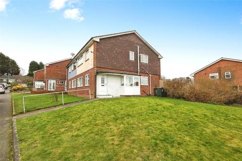 2 bed property, in Ivyfield Road, £90,000