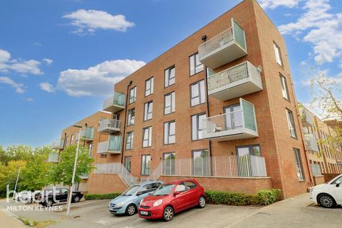 2 bed property, in 16 Henrietta Way, £220,000