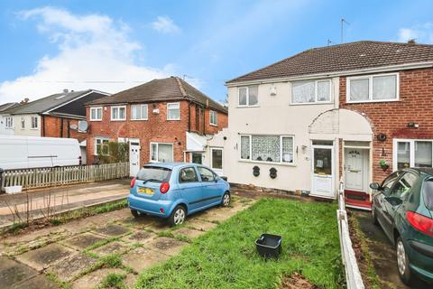 2 bed property, in Rodlington Avenue, £160,000