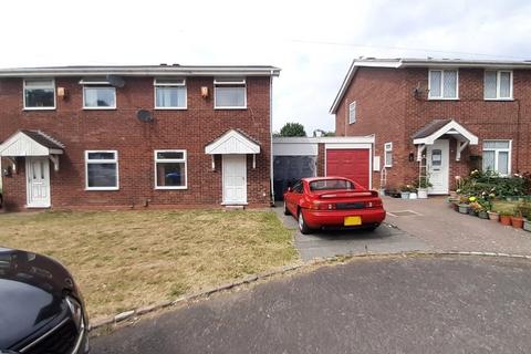 5 bed property, in Siskin Drive, £250,000