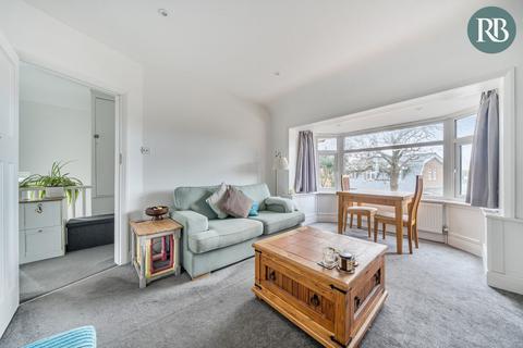 1 bed property, in Phoenix Way, £255,000