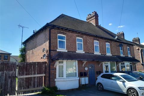 1 bed property, in Tamworth Road, £100,000