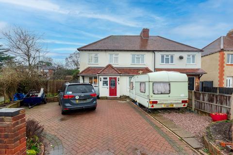 4 bed property, in Queen Street, £280,000
