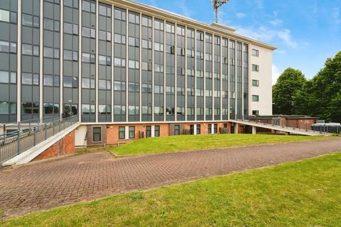 1 bed property, in Blackpole Road, £70,000
