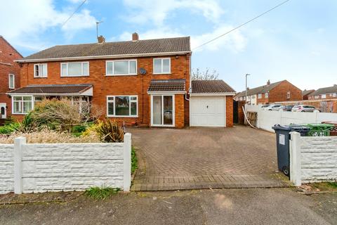 3 bed property, in Harrison Road, £260,000