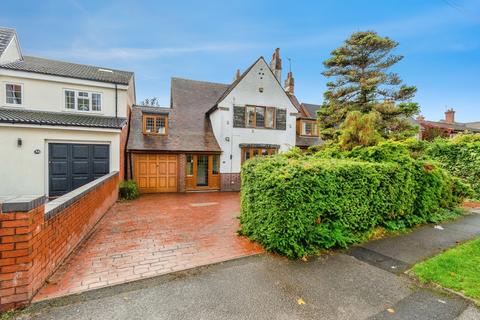 4 bed property, in Charlemont Road, £625,000