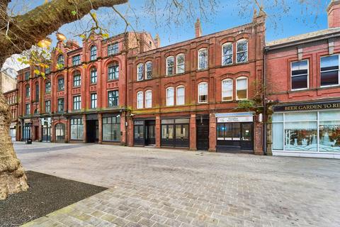 2 bed property, in Leicester Street, £45,000