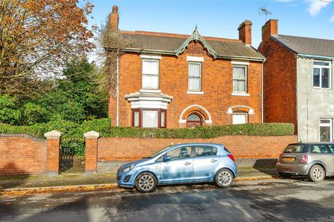 4 bed property, in Harrison Street, £200,000