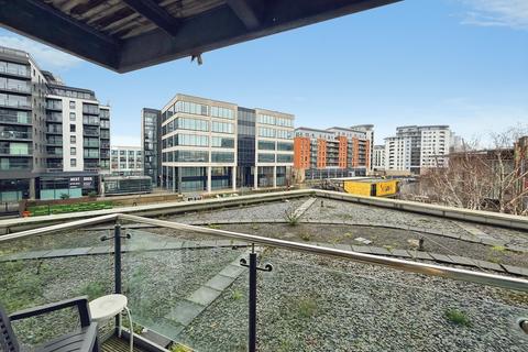 2 bed property, in Mcclure House, £120,000
