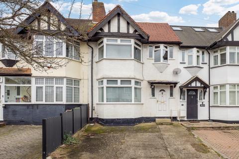 3 bed property, in Woodstock Rise, £475,000