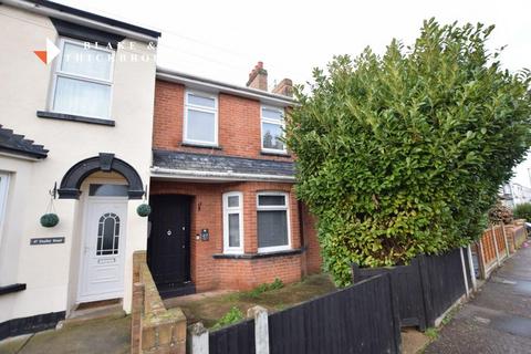 4 bed property, in Dudley Road, £220,000