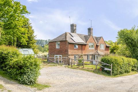 3 bed property, in Edenbridge Road, £700,000