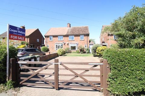 4 bed property, in Station Road, £400,000