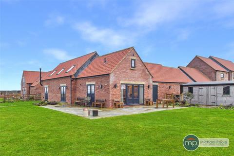 3 bed property, in Cow Close Lane, £685,000