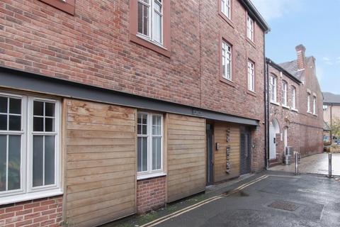 1 bed property, in Back Grafton Street, £187,500