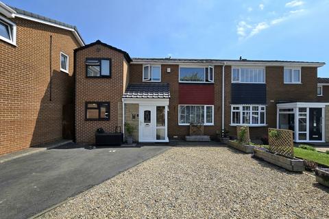 5 bed property, in Rosewell Place, £290,000