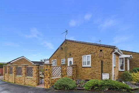 2 bed property, in Northdale Park, £199,950