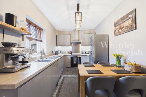 2 bed property, in High Street, £210,000