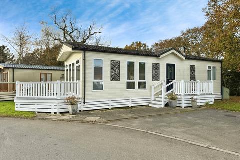 2 bed property, in St. Leonards, £40,000