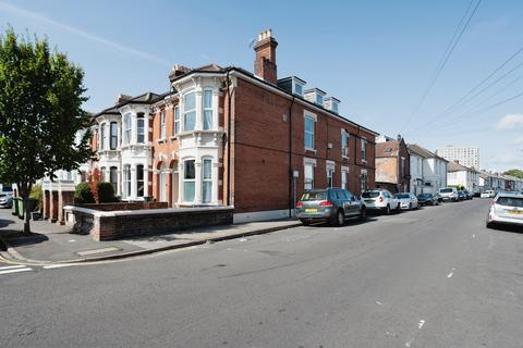 9 bed property, in St. Davids Road, £560,000