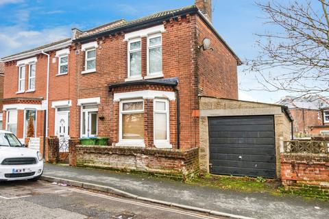 3 bed property, in Handel Terrace, £230,000