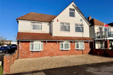 5 bed property, in Portsmouth Road, £750,000