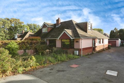 3 bed property, in Heath Road, £325,000