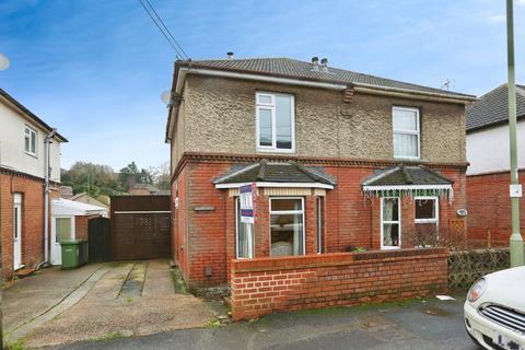 3 bed property, in Portsmouth Road, £300,000