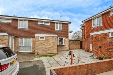 3 bed property, in Oldgate Gardens, £260,000