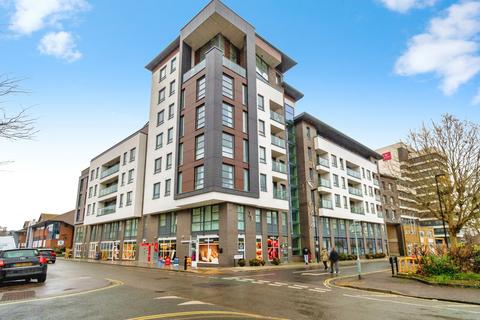 1 bed property, in College Street, £160,000